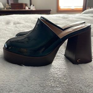 Circus by Sam Edelman high patent leather clog